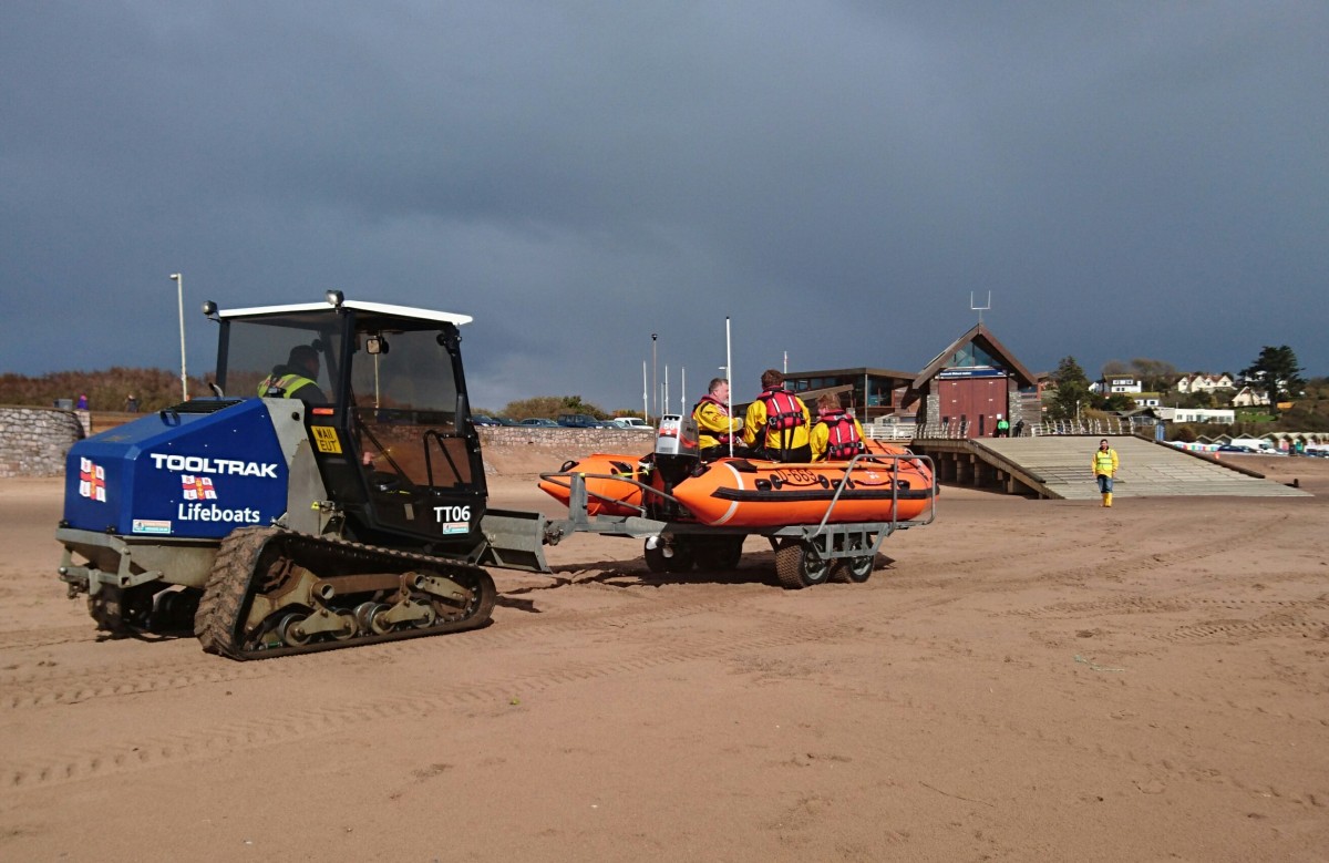 Volunteer team at Exmouth rescue kitesurfer