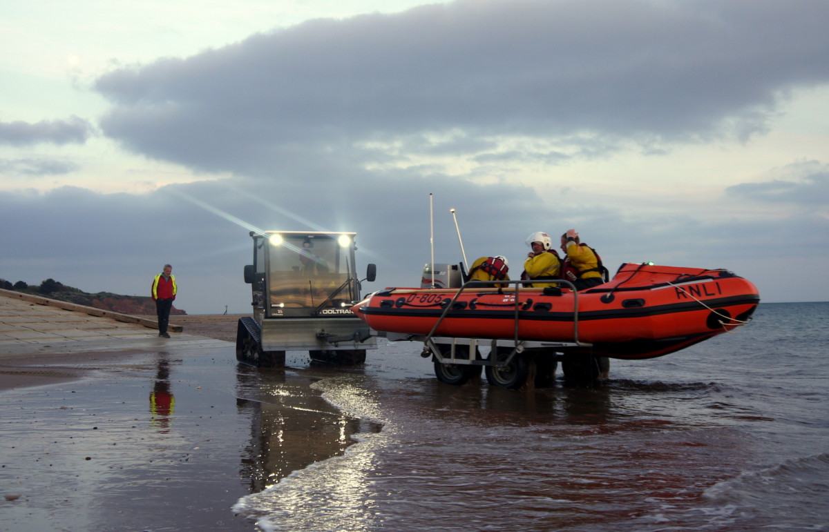 Soaring spring temperatures keep Exmouth RNLI volunteers busy