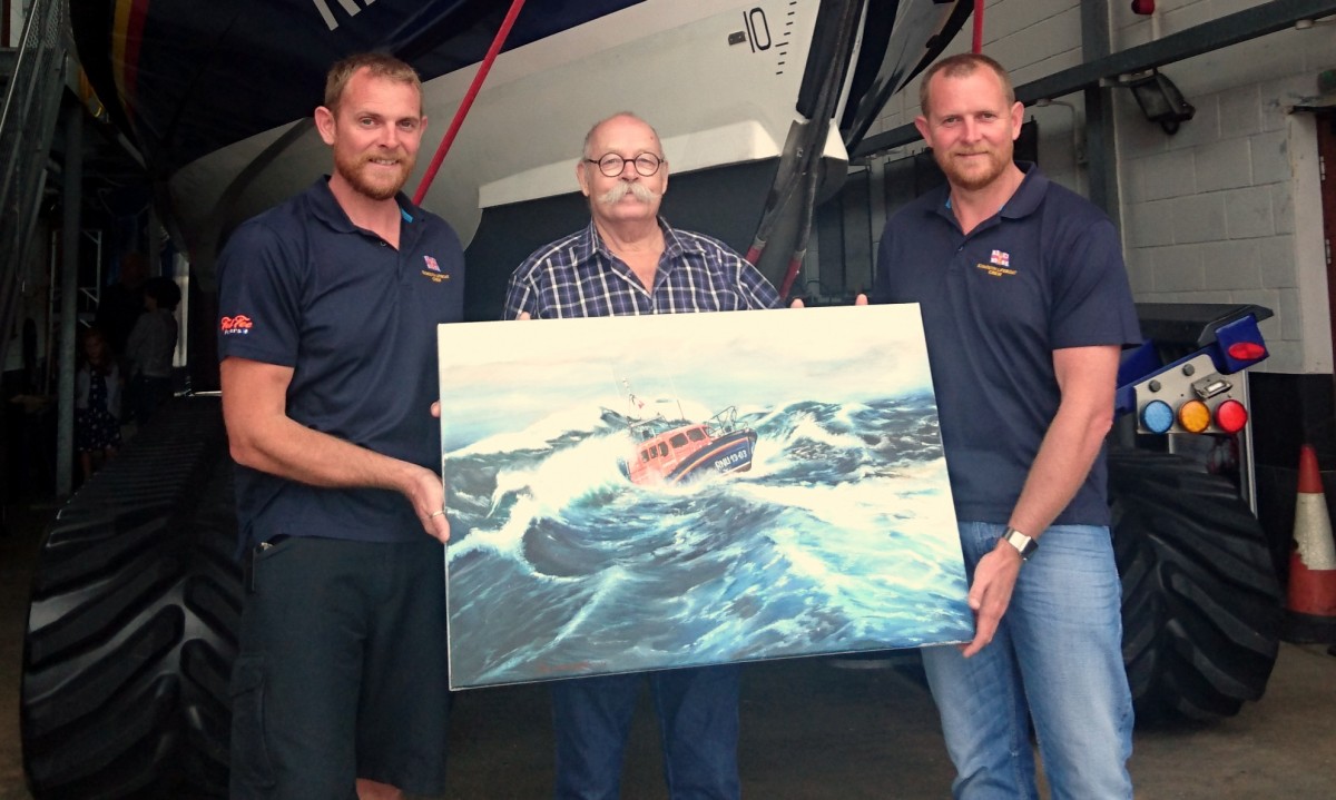 Dutch artist donates Shannon painting to Exmouth lifeboat station