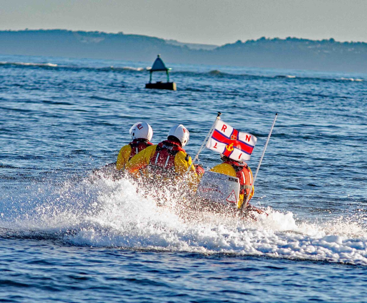 Exmouth RNLI called to rescue paddleboarders in distress